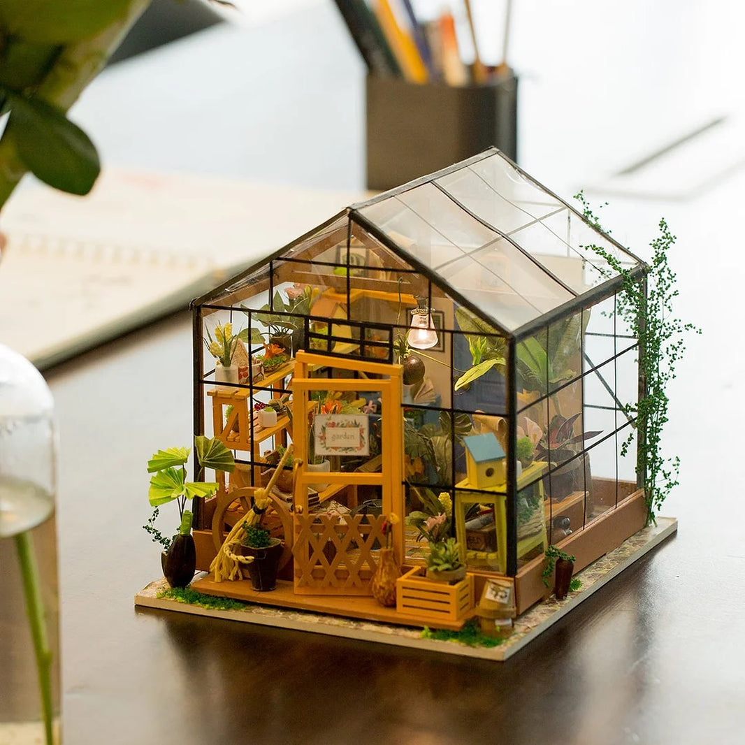 Cathy's Flower House Miniature Dollhouse Kit