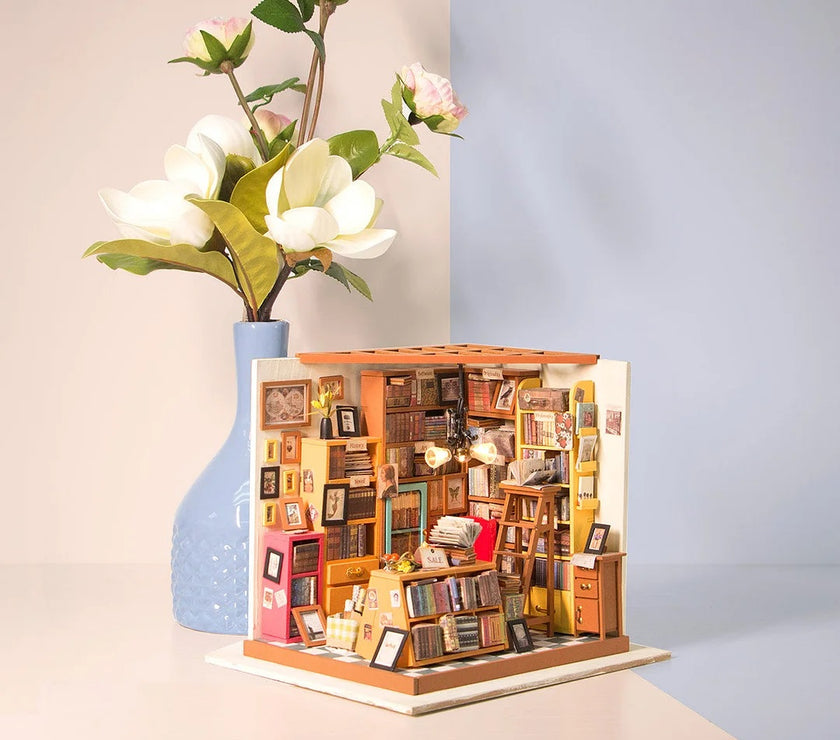 Sam’s Study Miniature Dollhouse Kit