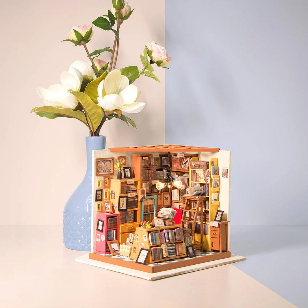 Sam’s Study Miniature Dollhouse Kit