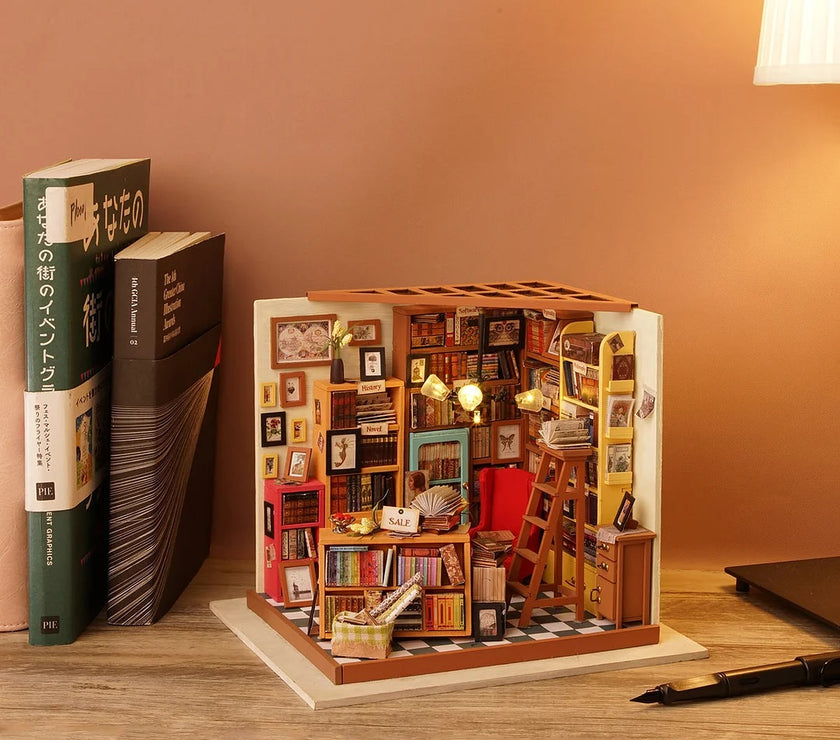 Sam’s Study Miniature Dollhouse Kit