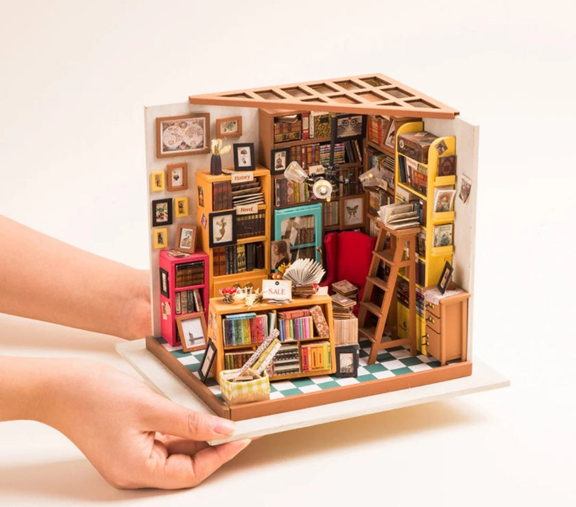 Sam’s Study Miniature Dollhouse Kit