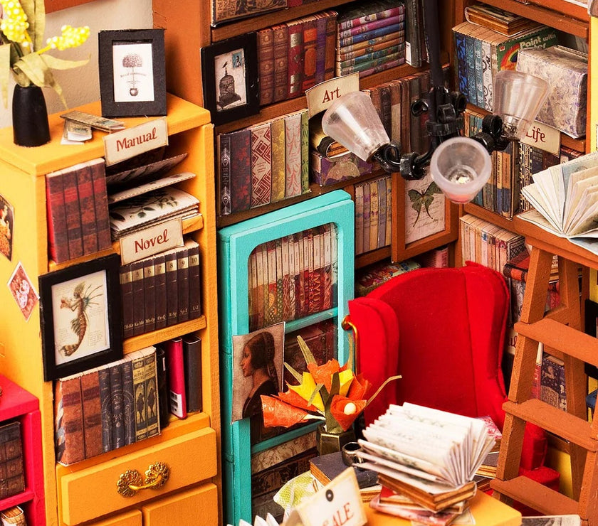 Sam’s Study Miniature Dollhouse Kit