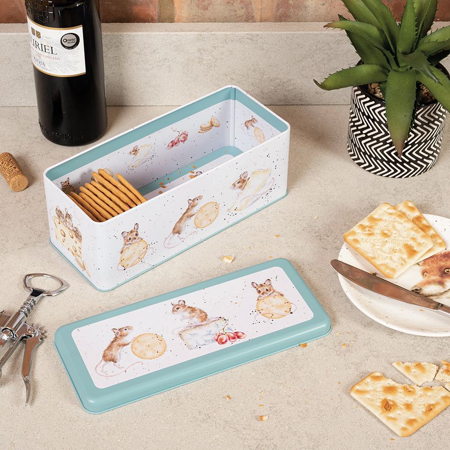 Country Set Cracker Tin